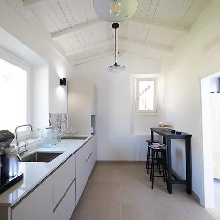 Numisia Bed & Breakfast *